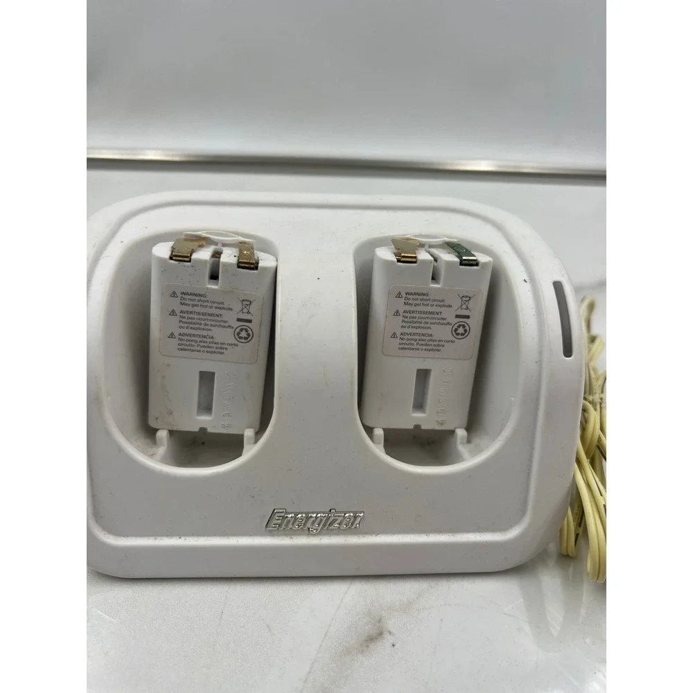Energizer PL-7522 Double Charging Station For Wii Remote Controls with Two Packs